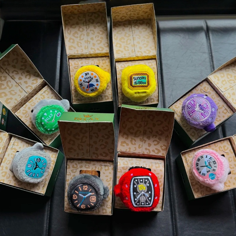 Op voorraad Pop Sunday Pluche  - Jewelry With Watches recensie en prijs